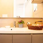 Pura Bed & Breakfast 3*