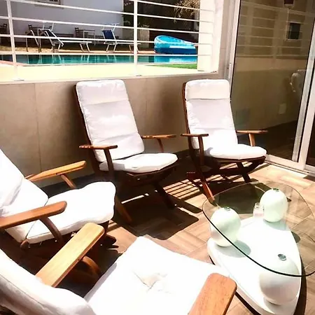 Pura فندق مبيت وإفطار نويكاتارو